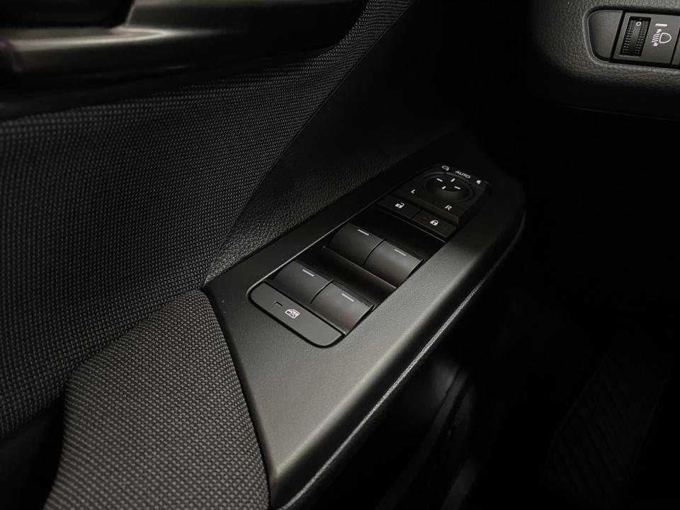 Toyota C-HR Advance 1.8 140H e-CVT HEV