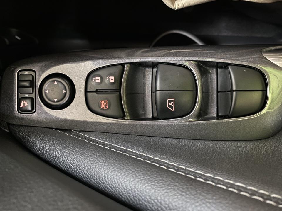 Nissan JUKE N-Connecta 1.0 DIG-T 114CV