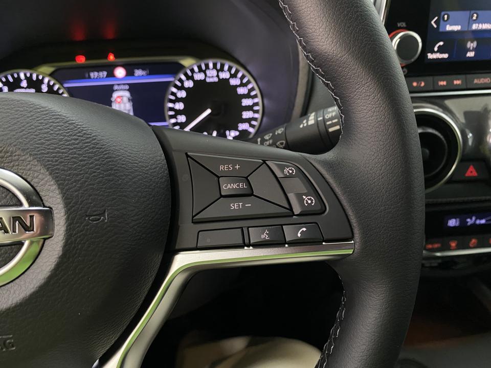 Nissan JUKE N-Connecta 1.0 DIG-T 114CV