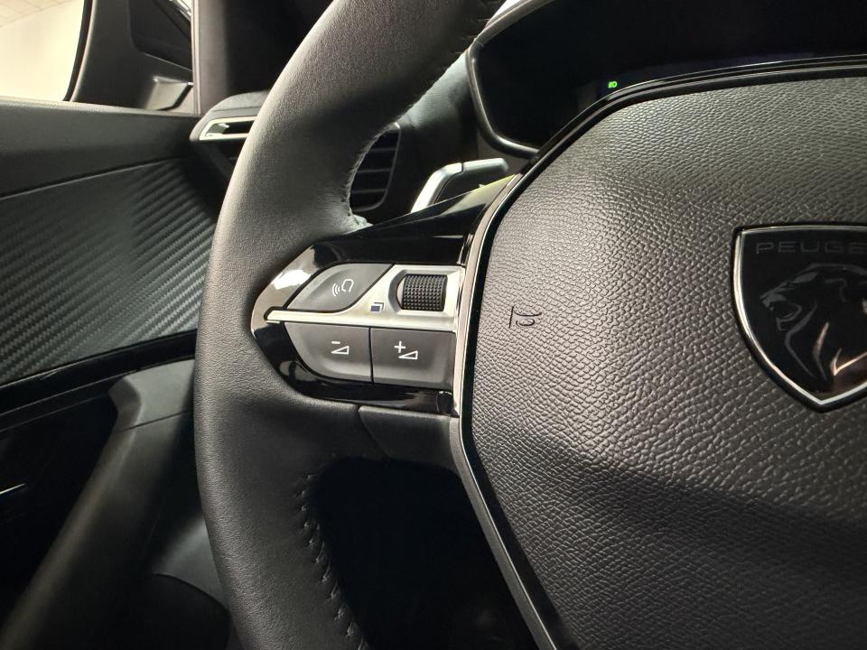 Peugeot 2008 Allure Hybrid 1.2 145CV eDCS6 MHEV