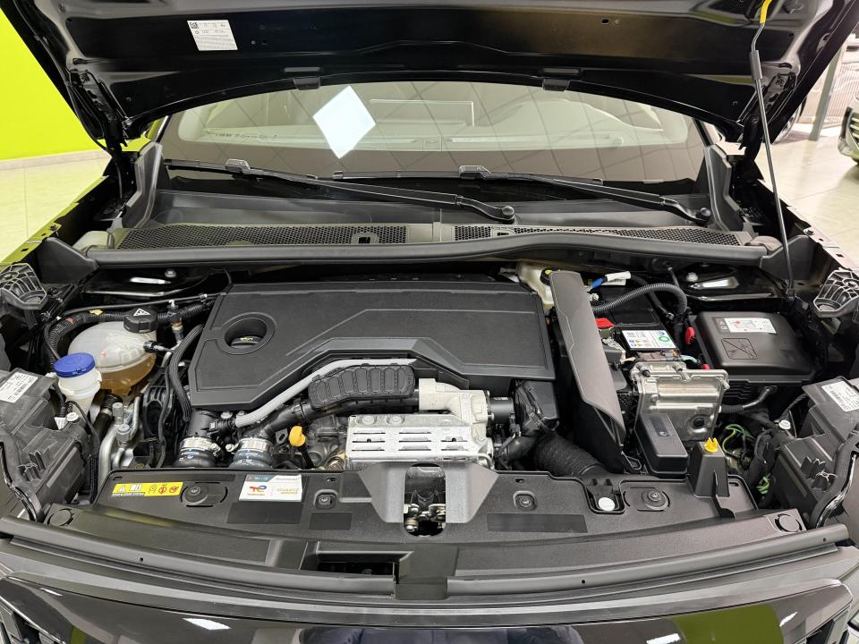 Peugeot 2008 Allure Hybrid 1.2 145CV eDCS6 MHEV