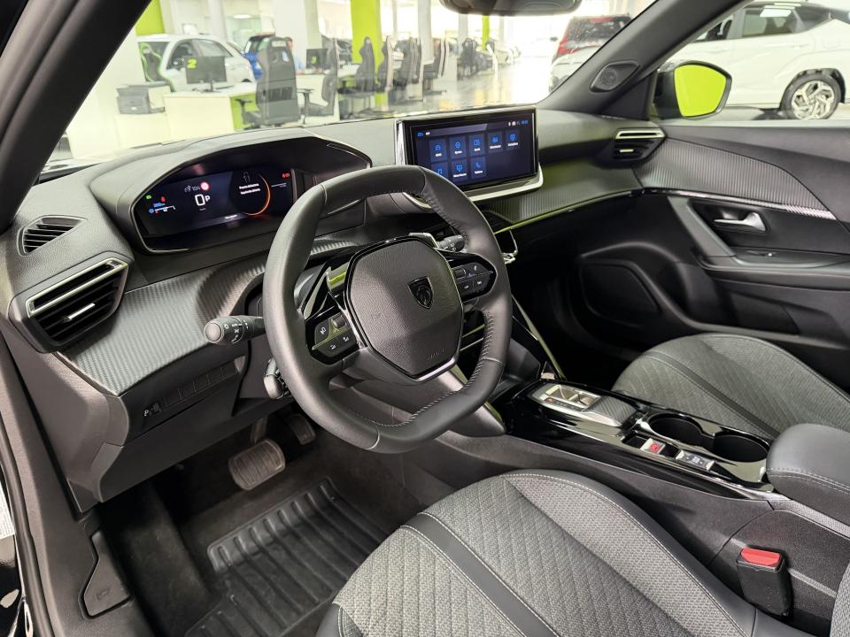 Peugeot 2008 Allure Hybrid 1.2 145CV eDCS6 MHEV