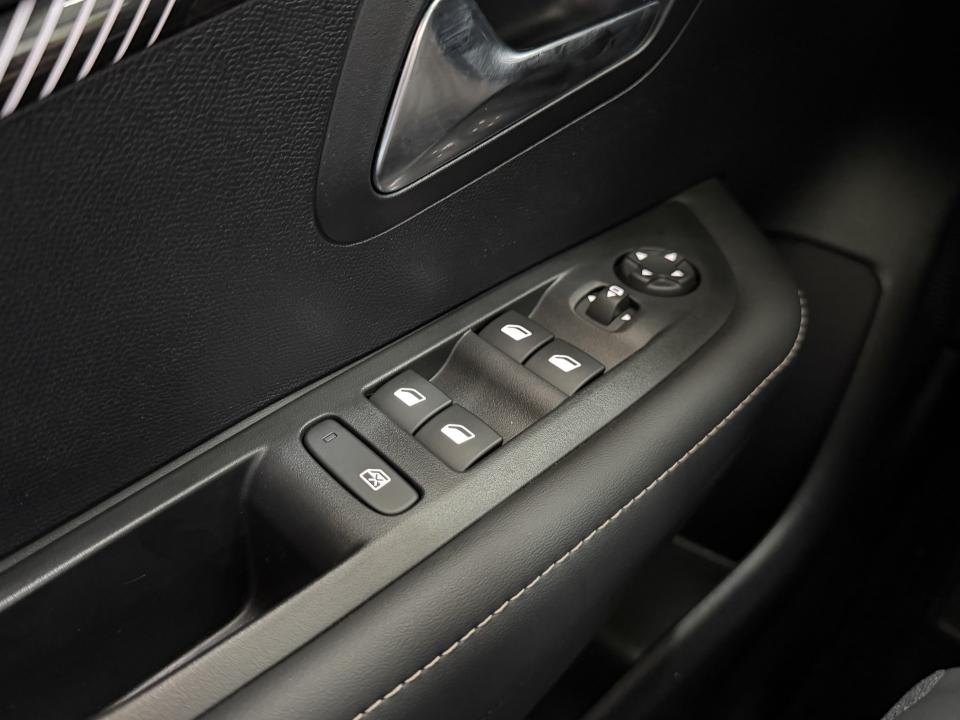 Peugeot 208 Allure Hybrid 1.2 110CV eDCS6 MHEV