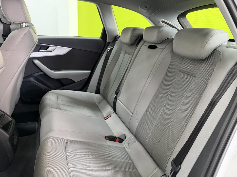 Audi A4 Avant Advanced 35 2.0 TDI 163CV S-Tronic MHEV