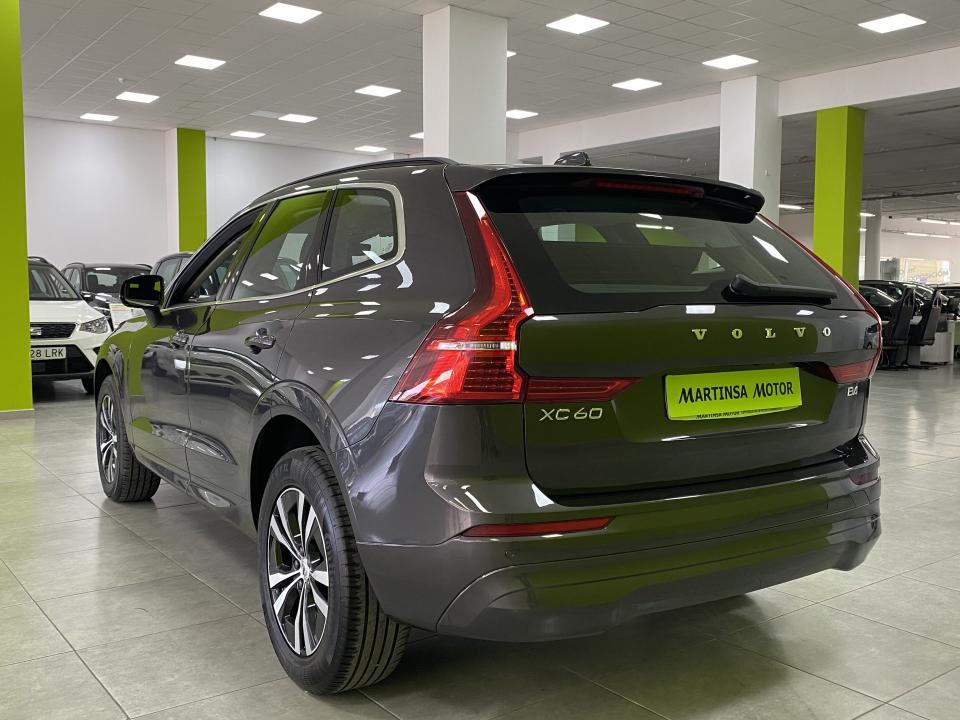 Volvo XC60 B4 Momentum Pro 4x2 2.0D 197CV MHEV