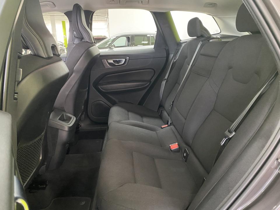 Volvo XC60 B4 Momentum Pro 4x2 2.0D 197CV MHEV