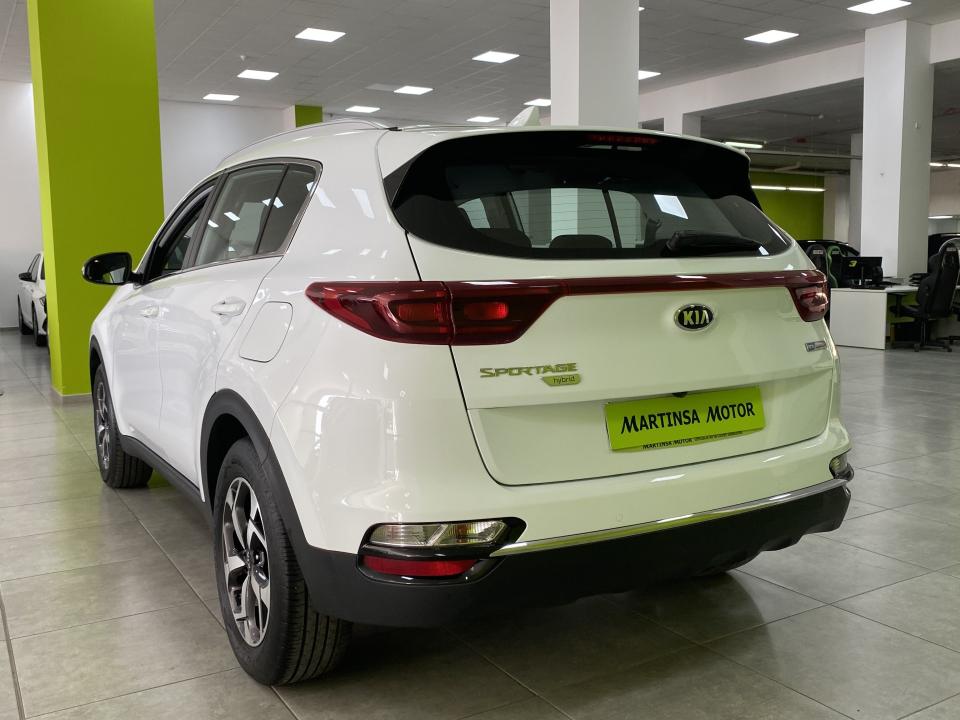 Kia Sportage 1.6 MHEV Business 100kW (136CV) 4x2