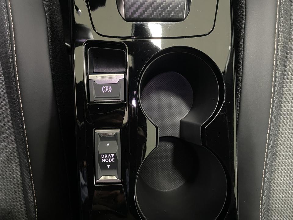 Peugeot 2008 Allure Hybrid 1.2 145CV eDCS6 MHEV