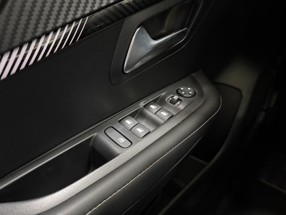 Peugeot 208 Allure Hybrid 1.2 110CV eDCS6 MHEV