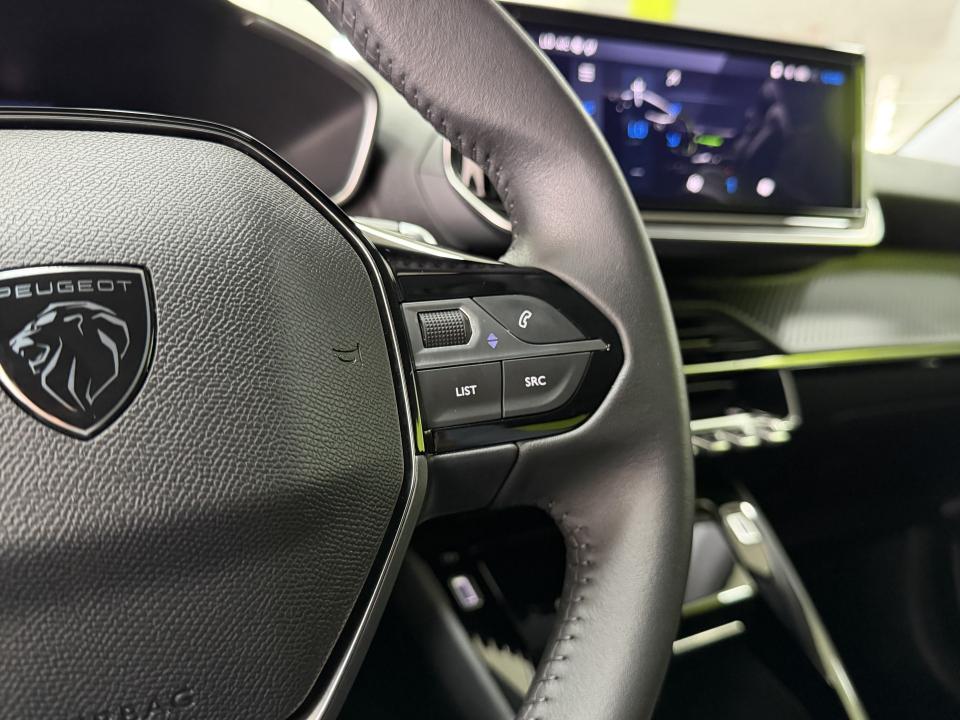 Peugeot 208 Allure Hybrid 1.2 110CV eDCS6 MHEV