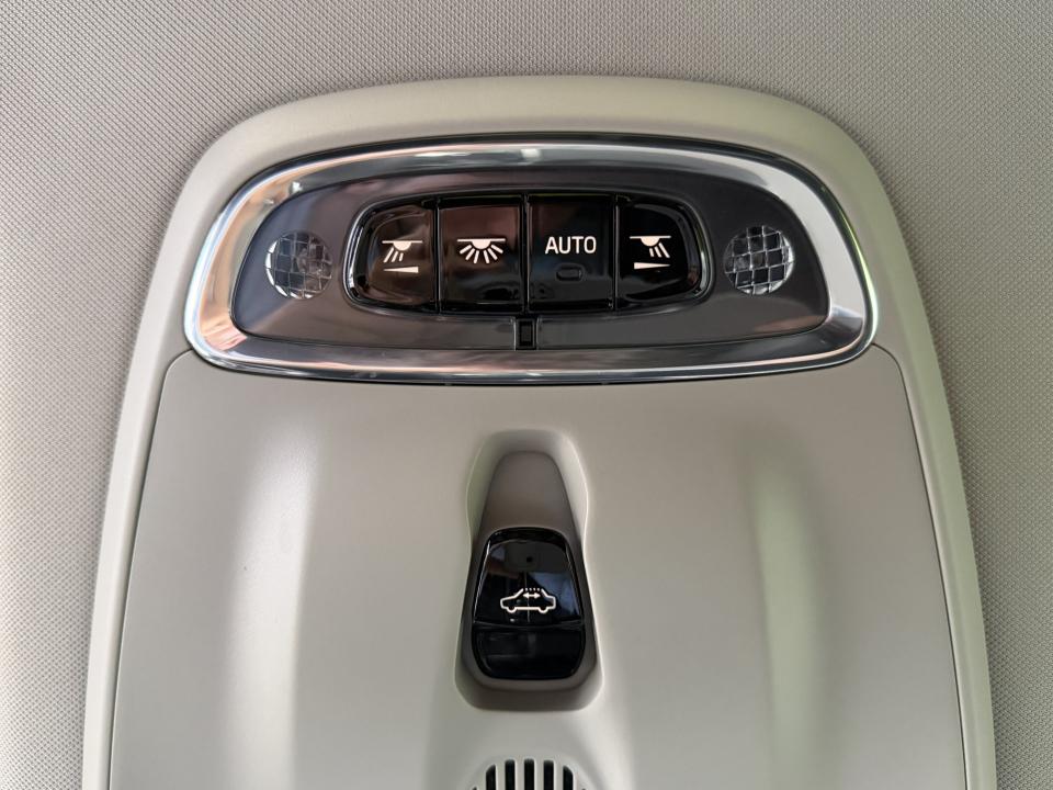 Volvo XC60 Momentum Pro 4x4 B5 2.0D 235CV Auto MHEV