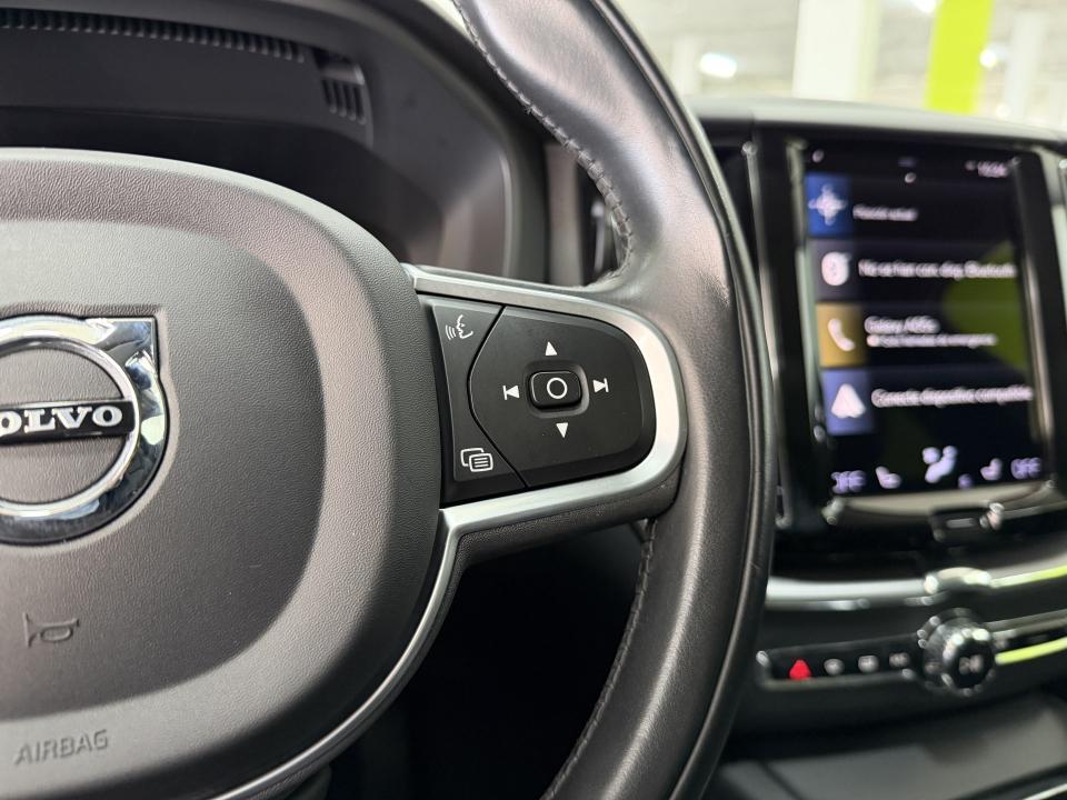 Volvo XC60 Momentum Pro 4x4 B5 2.0D 235CV Auto MHEV