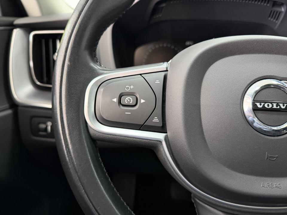 Volvo XC60 Momentum Pro 4x4 B5 2.0D 235CV Auto MHEV