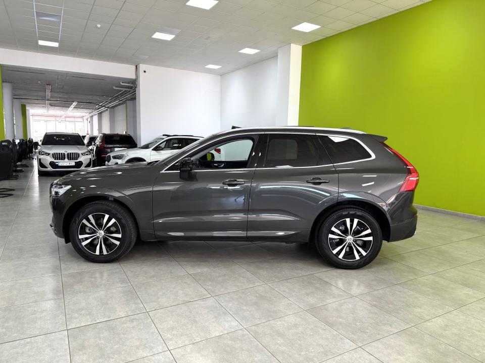 Volvo XC60 Momentum Pro 4x4 B5 2.0D 235CV Auto MHEV