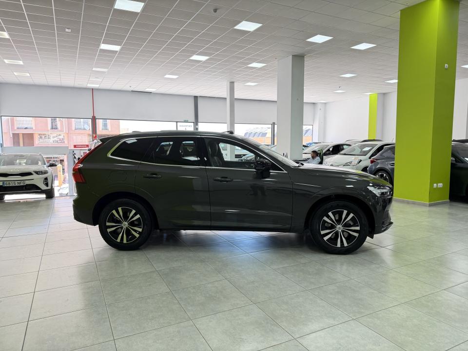 Volvo XC60 Momentum Pro 4x4 B5 2.0D 235CV Auto MHEV
