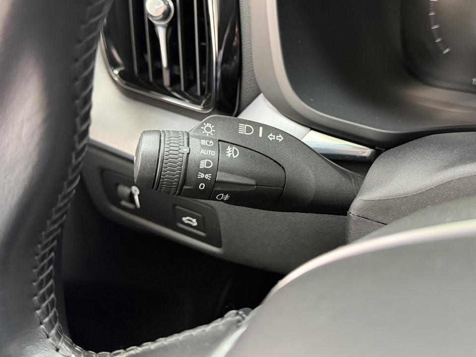 Volvo XC60 Momentum Pro 4x4 B5 2.0D 235CV Auto MHEV