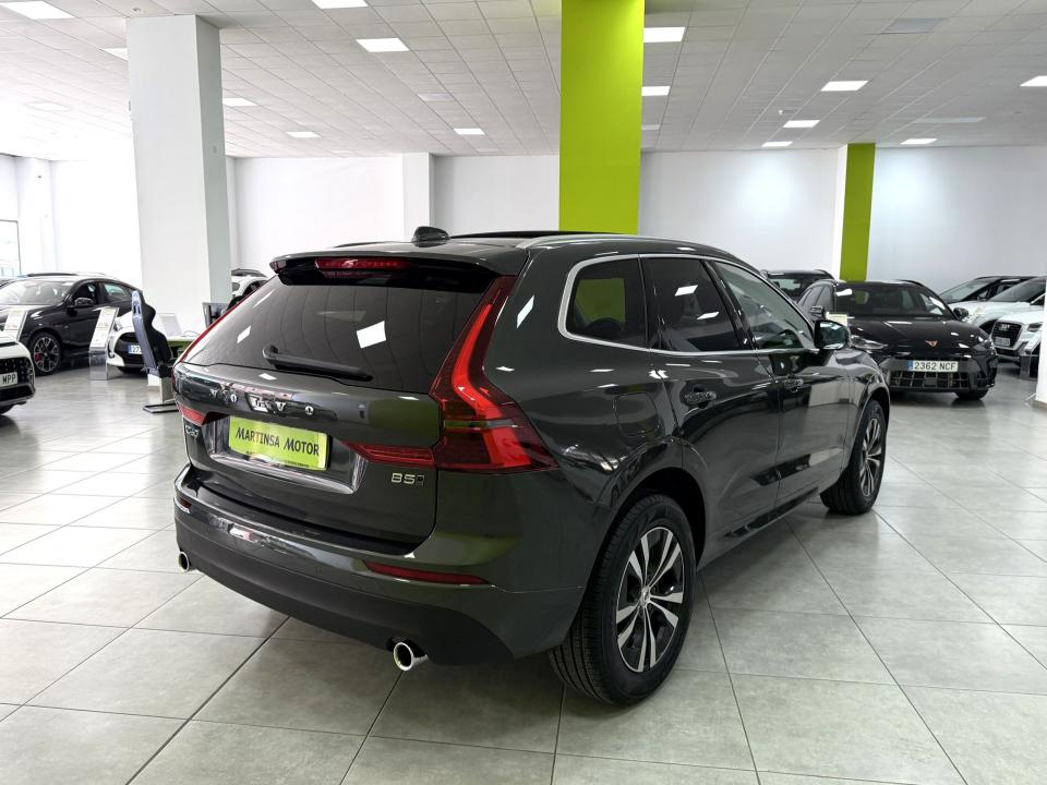 Volvo XC60 Momentum Pro 4x4 B5 2.0D 235CV Auto MHEV