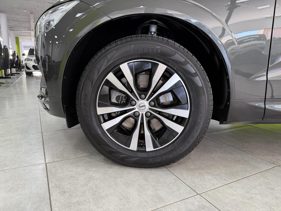 Volvo XC60 Momentum Pro 4x4 B5 2.0D 235CV Auto MHEV