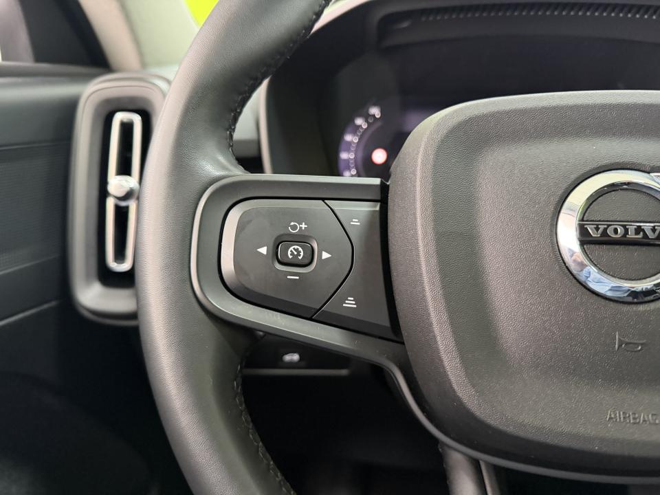 Volvo XC40 Essential 4x2 2.0 B3 2.0G 163CV Auto MHEV