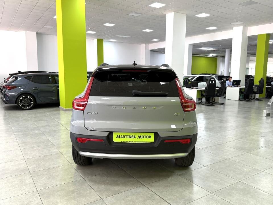 Volvo XC40 Essential 4x2 2.0 B3 2.0G 163CV Auto MHEV