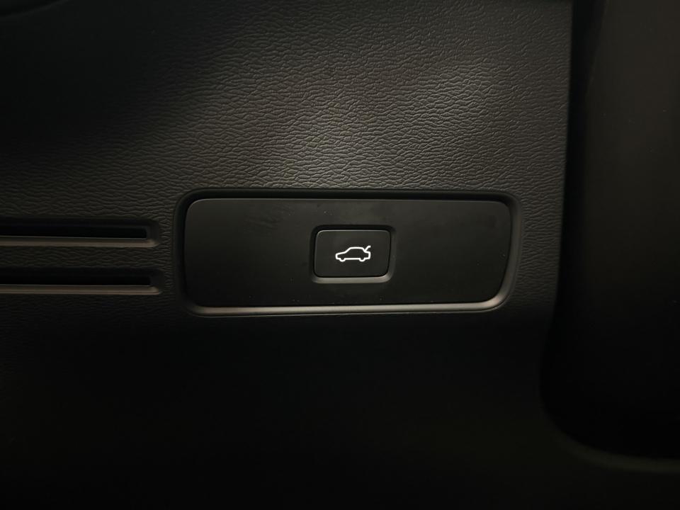 Volvo XC40 Essential 4x2 2.0 B3 2.0G 163CV Auto MHEV