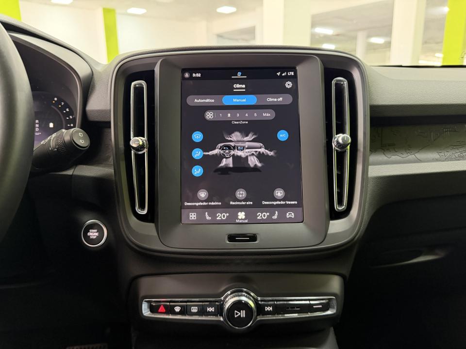 Volvo XC40 Essential 4x2 2.0 B3 2.0G 163CV Auto MHEV