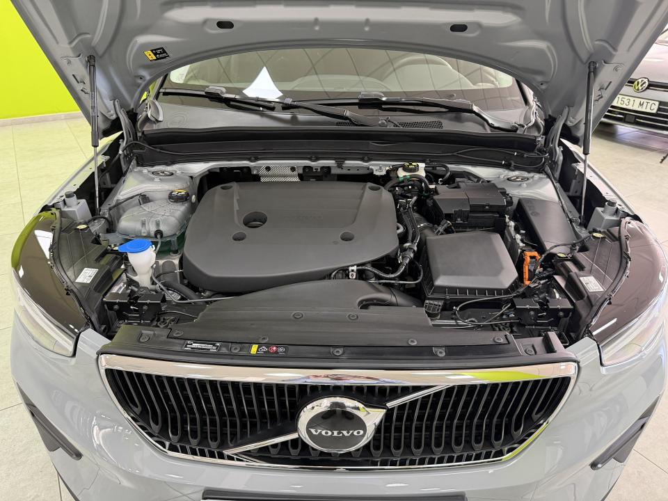 Volvo XC40 Essential 4x2 2.0 B3 2.0G 163CV Auto MHEV