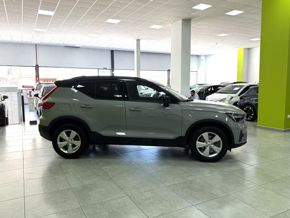 Volvo XC40 Essential 4x2 2.0 B3 2.0G 163CV Auto MHEV