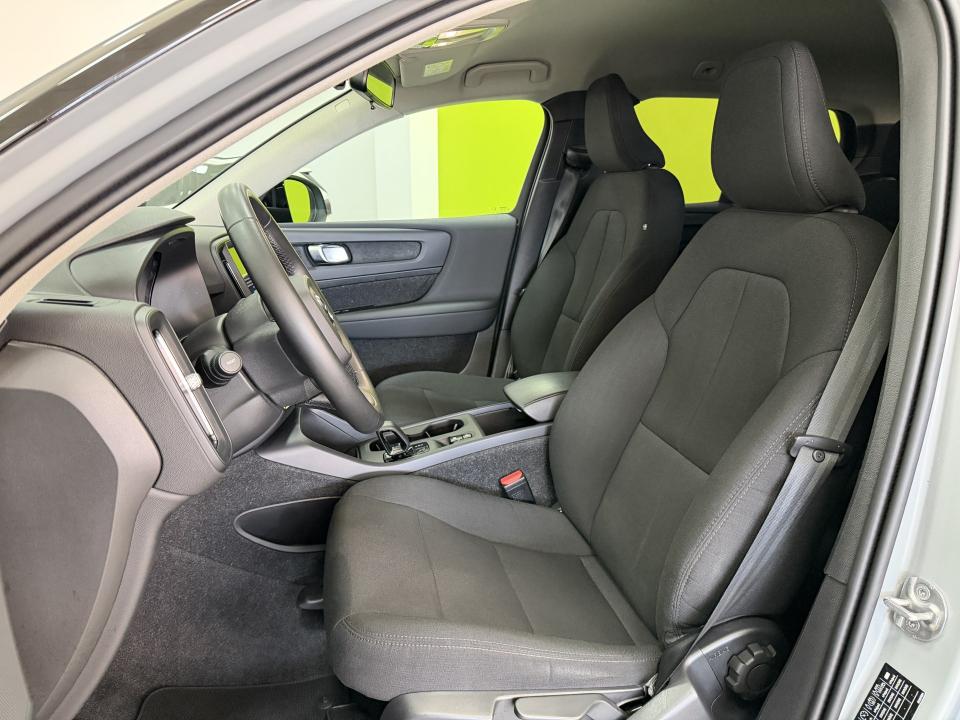 Volvo XC40 Essential 4x2 2.0 B3 2.0G 163CV Auto MHEV