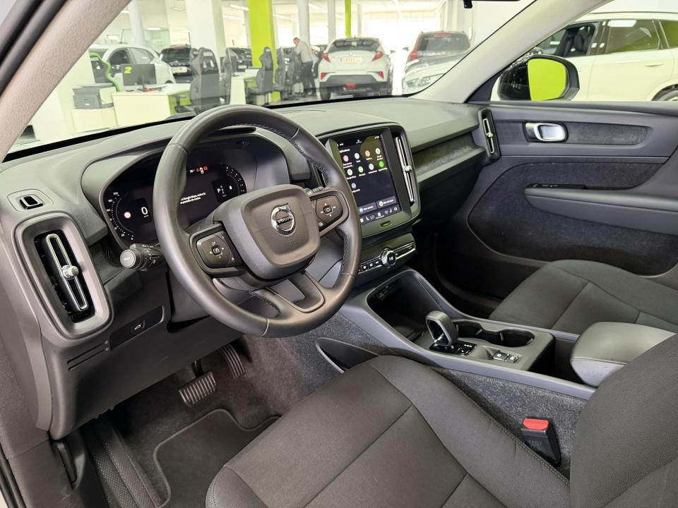 Volvo XC40 Essential 4x2 2.0 B3 2.0G 163CV Auto MHEV