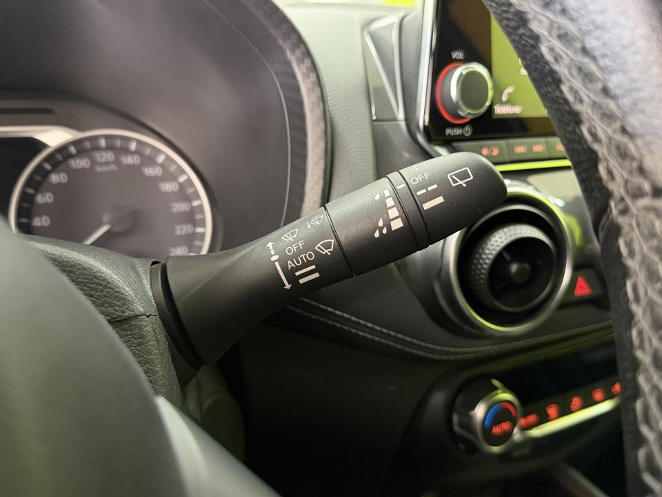 Nissan JUKE N-Connecta 1.0 DIG-T 114CV DCT