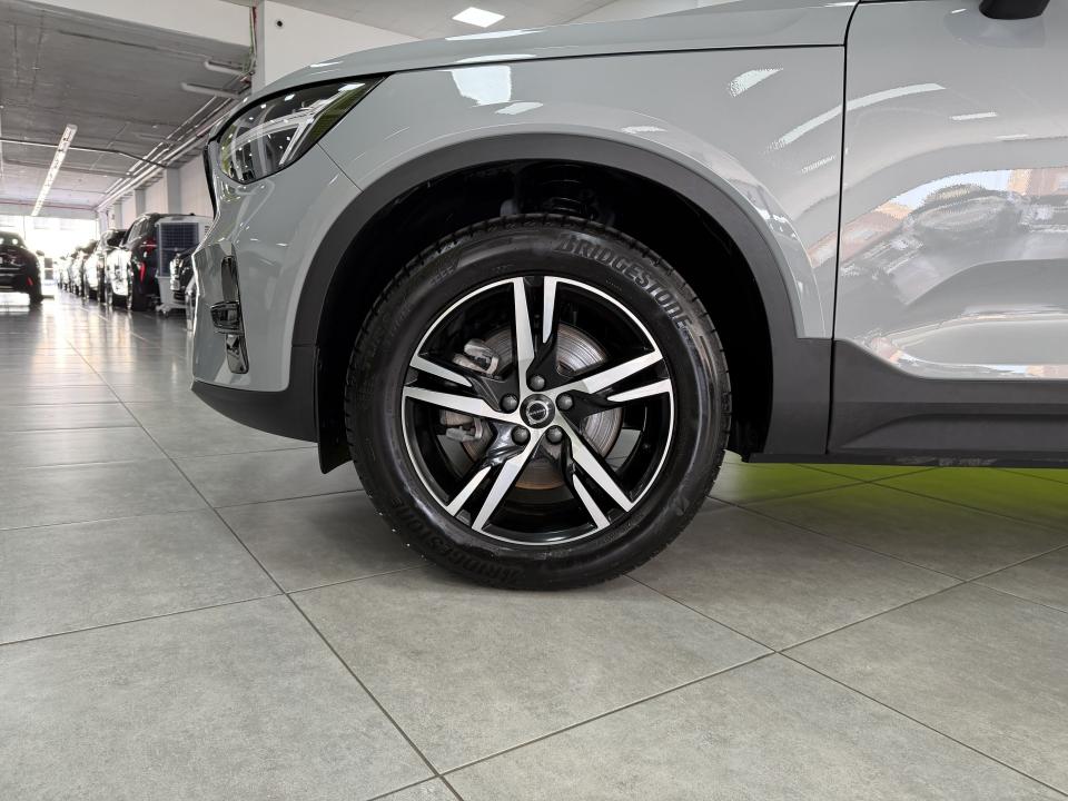 Volvo XC40 Plus Dark 2.0 B3 G 163CV Auto MHEV