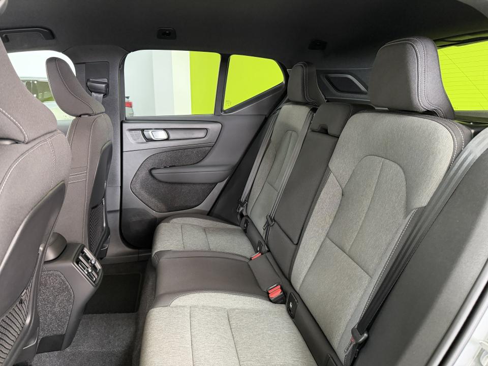 Volvo XC40 Plus Dark 2.0 B3 G 163CV Auto MHEV