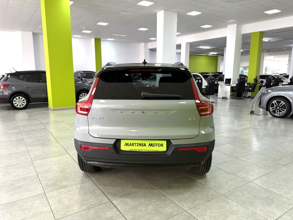 Volvo XC40 Plus Dark 2.0 B3 G 163CV Auto MHEV