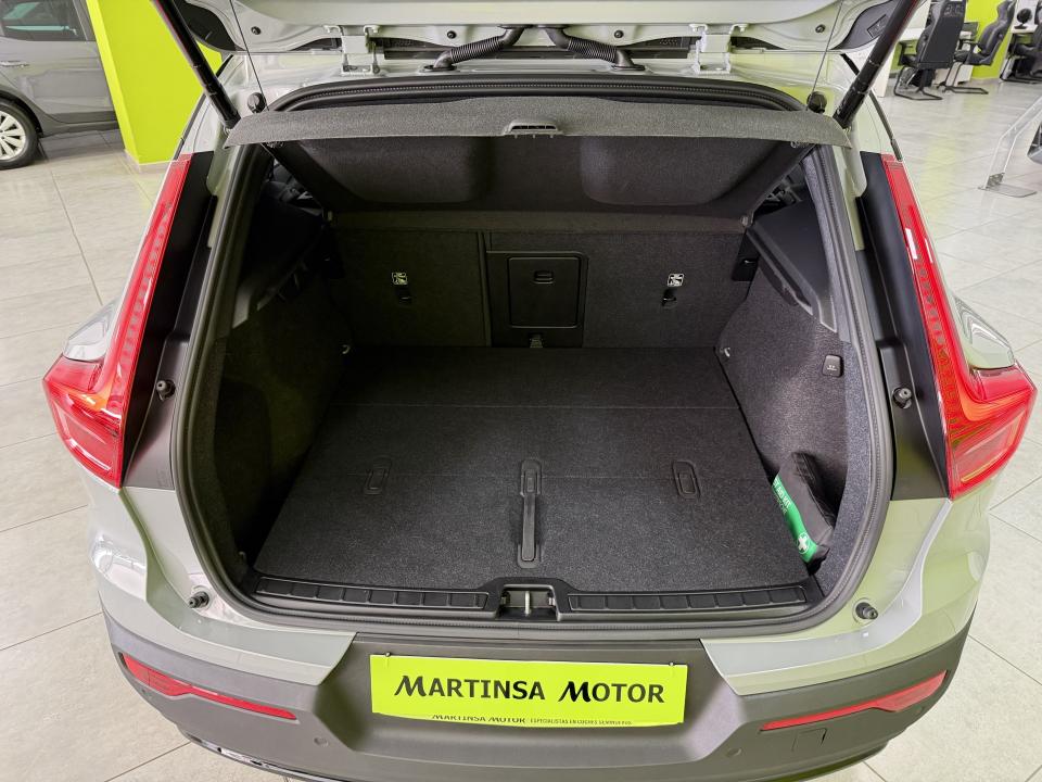 Volvo XC40 Plus Dark 2.0 B3 G 163CV Auto MHEV