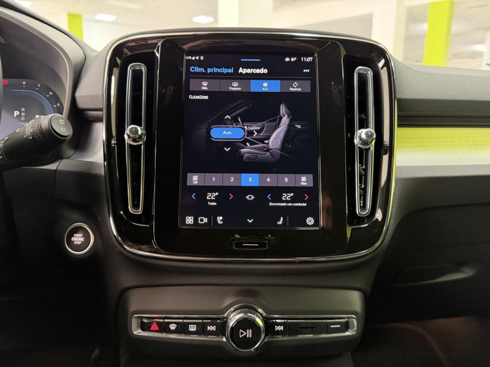Volvo XC40 Plus Dark 2.0 B3 G 163CV Auto MHEV