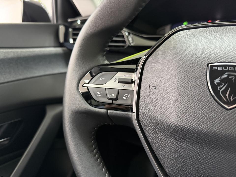Peugeot 408 Allure Hybrid 1.2 145CV eDCS6 MHEV