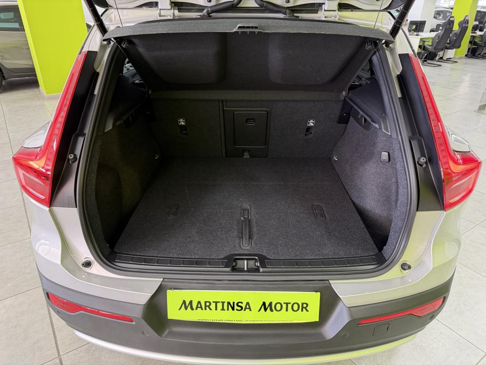 Volvo XC40 Core 2.0 B3 G 163CV Auto MHEV