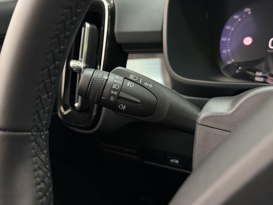 Volvo XC40 Core 2.0 B3 G 163CV Auto MHEV