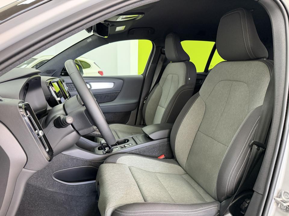 Volvo XC40 Core 2.0 B3 G 163CV Auto MHEV
