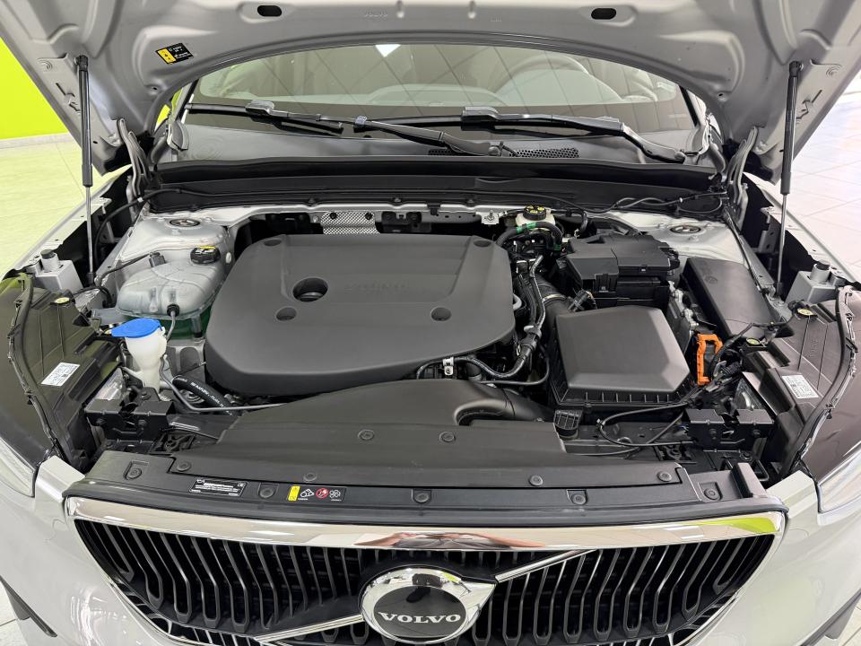 Volvo XC40 Core 2.0 B3 G 163CV Auto MHEV