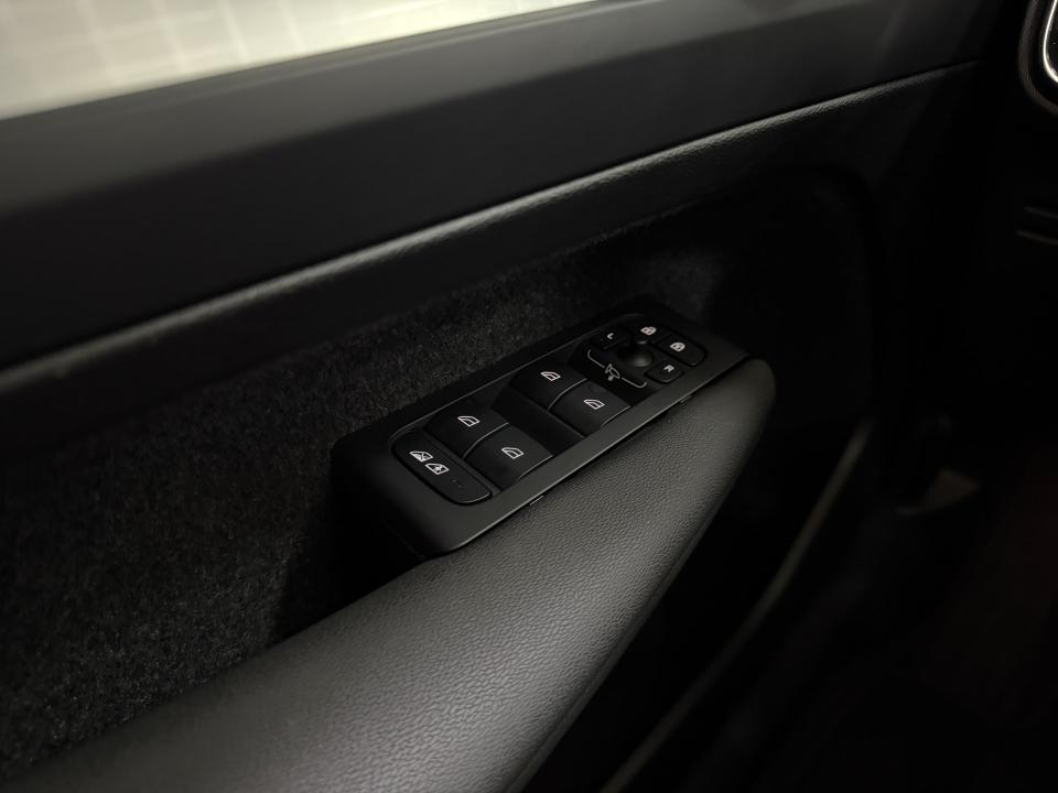 Volvo XC40 Core 2.0 B3 G 163CV Auto MHEV