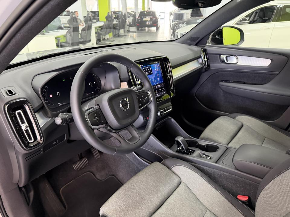 Volvo XC40 Core 2.0 B3 G 163CV Auto MHEV