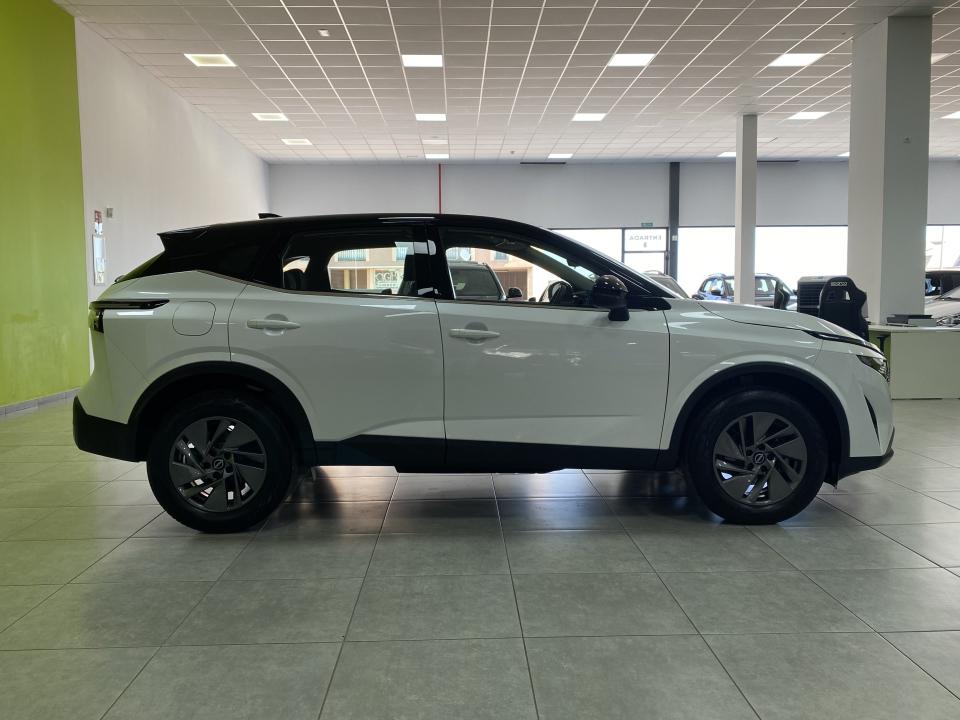 Nissan Qashqai Acenta 1.3 DIG-T 140CV MHEV
