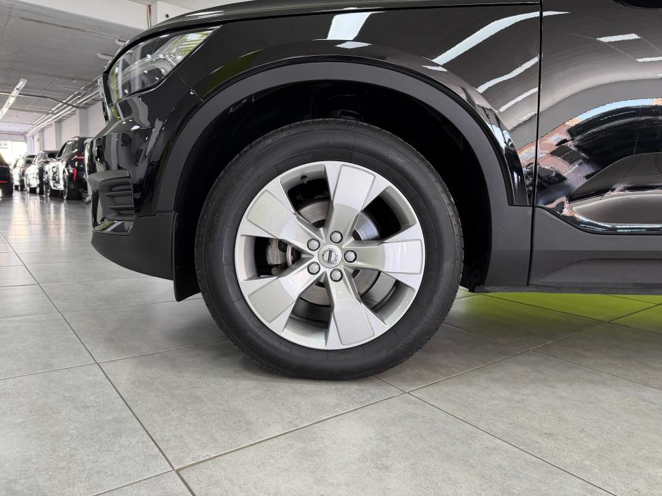 Volvo XC40 Momentum Core T2 1.5G 129CV Auto.