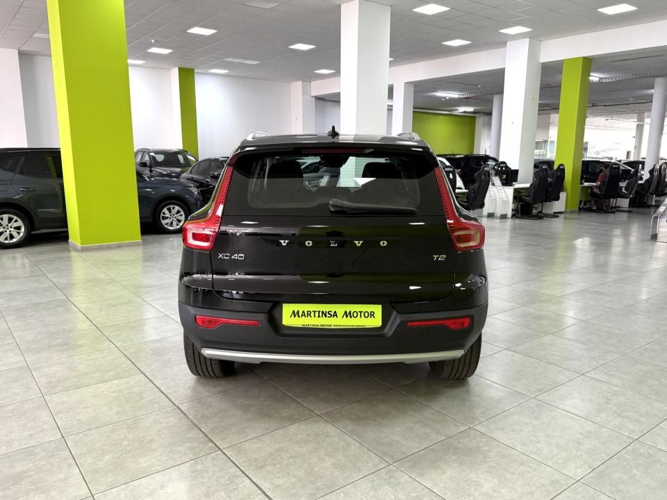 Volvo XC40 Momentum Core T2 1.5G 129CV Auto.