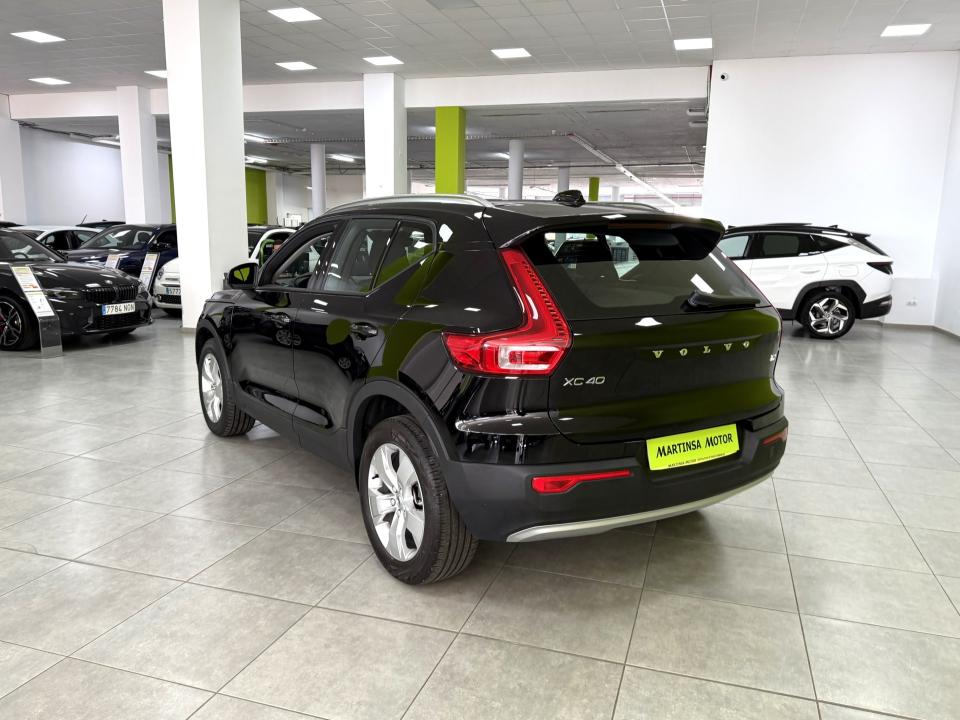Volvo XC40 Momentum Core T2 1.5G 129CV Auto.