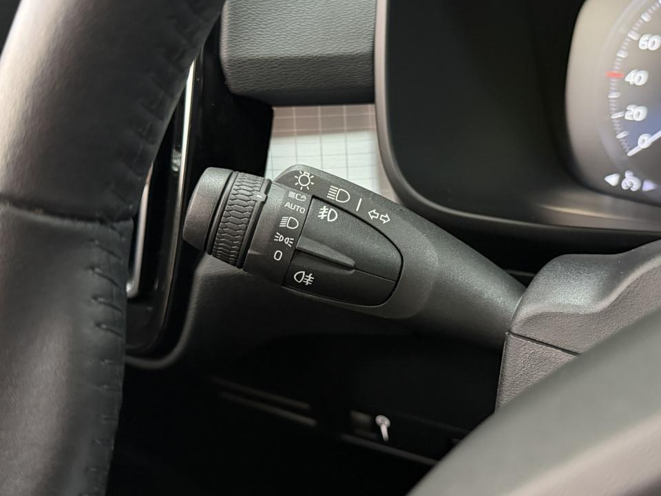 Volvo XC40 Momentum Core T2 1.5G 129CV Auto.