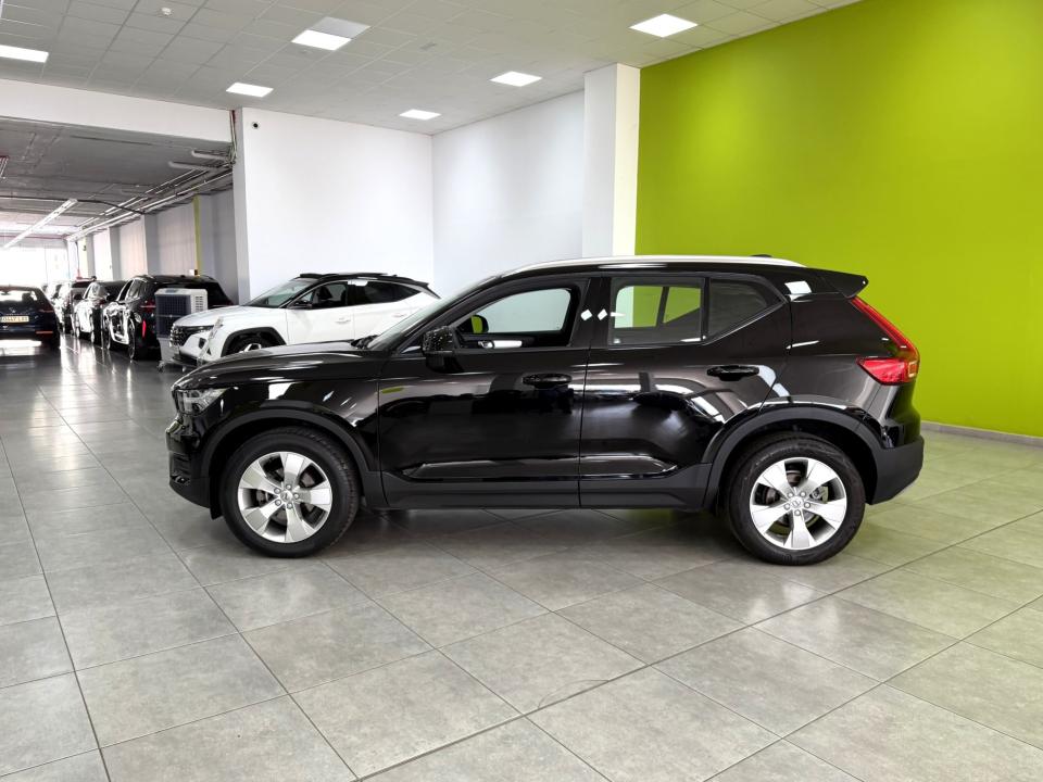 Volvo XC40 Momentum Core T2 1.5G 129CV Auto.