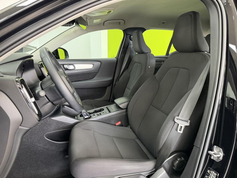Volvo XC40 Momentum Core T2 1.5G 129CV Auto.